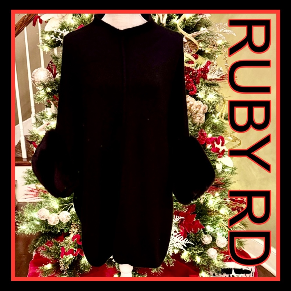 Ruby Rd. Women’s- Sz S/M -Black Oversized Caplet w/Faux Fur